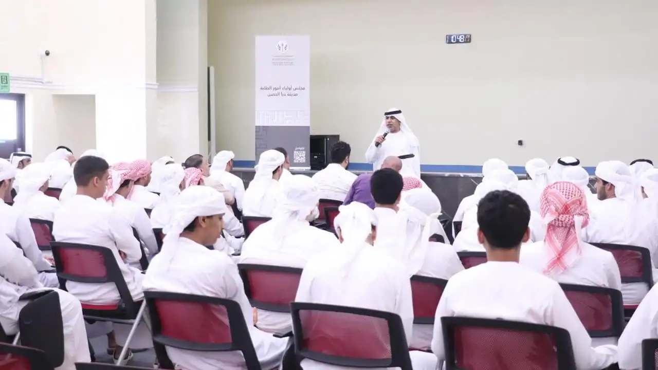 أولياء أمور دبا الحصن يناقشون تحفيز الطلبة قبل الامتحانات